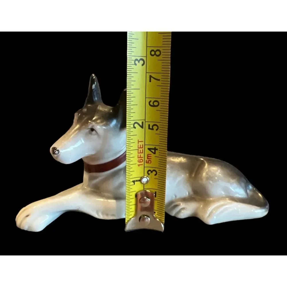 Vintage Porcelain‎ Laying Down German Shepard Figure Umarked, MCM Dog Lovers